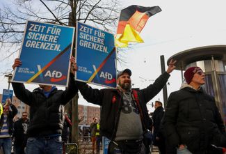 Сторонники АдГ на предвыборном митинге. 22 февраля 2025 года