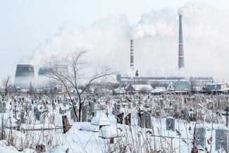 Одно из кладбищ в Омске, 12 февраля 2017 года