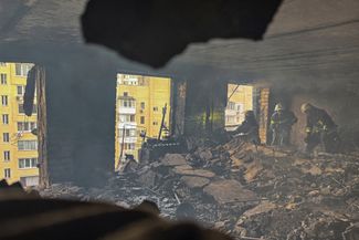 Жилой дом в Харькове, поврежденный в результате удара российского беспилотника, 7 июня 2025 года